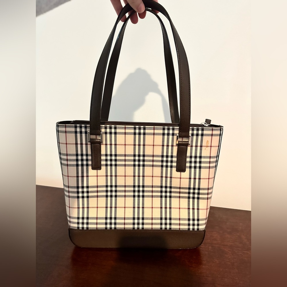 Burberry purse
